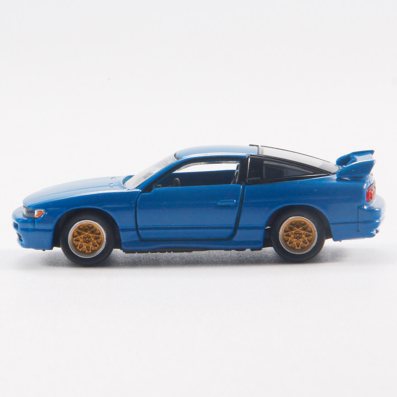 Kids Toys Car - سيارة نيسان سيلايتي الرياضية الأصلية من